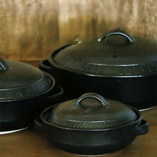 Flying Plane Black Direct Fire Clay Pot